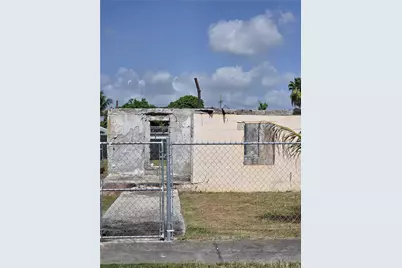 714 SW 11th Ave, Homestead, FL 33030 - Photo 2