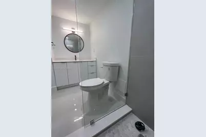 2899 Collins Ave #610, Miami Beach, FL 33140 - Photo 8