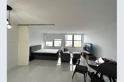 2899 Collins Ave #610, Miami Beach, FL 33140 - Photo 2