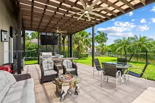 2498 Eagle Run Dr, Weston, FL 33327 - Photo 8