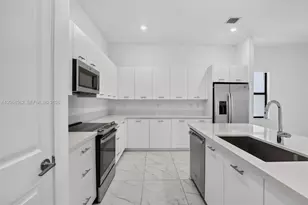 4574 SW 173rd Ave, Miramar, FL 33029 - Photo 8