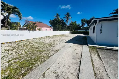 6959 NW 4th Ave, Miami, FL 33150 - Photo 4