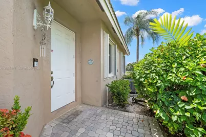 15890 SW 12th St, Pembroke Pines, FL 33027 - Photo 4