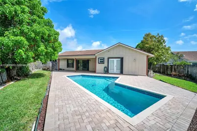 372 NW 35th Pl, Boca Raton, FL 33431 - Photo 14
