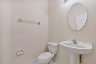 1427 SE 25th Ave, Homestead, FL 33035 - Photo 8