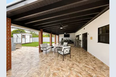 18758 NW 78th Pl, Hialeah, FL 33015 - Photo 22