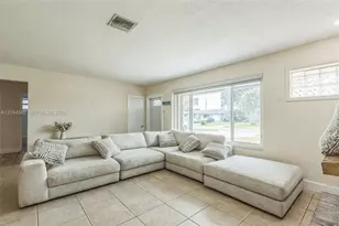 6931 SW 2nd St, Pembroke Pines, FL 33023 - Photo 4