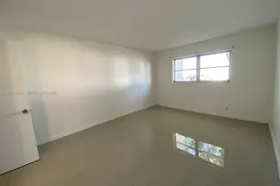 6505 Winfield Blvd, Margate, FL 33063 - Photo 8