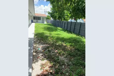 214 SE 8th St #3, Hallandale Beach, FL 33009 - Photo 10