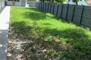 214 SE 8th St, Hallandale Beach, FL 33009 - Photo 10