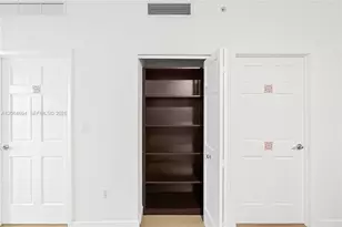 90 SW 3rd St, Miami, FL 33130 - Photo 10