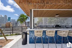 159 NE 6th St, Miami, FL 33132 - Photo 14
