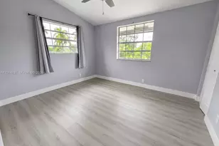 8201 Fairway Rd, Sunrise, FL 33351 - Photo 6