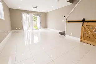 8201 Fairway Rd, Sunrise, FL 33351 - Photo 4