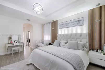 8723 NW 102nd Pl, Doral, FL 33178 - Photo 14