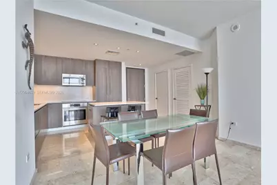 88 SW 7th St #3805, Miami, FL 33130 - Photo 2