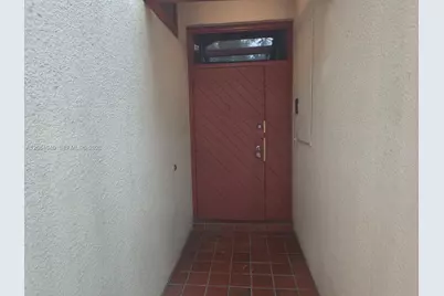 7001 S Loch Isle Dr S #7001, Miami Lakes, FL 33014 - Photo 2