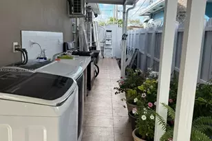 2118 NW 86th St, Miami, FL 33147 - Photo 10