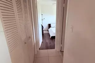 1055 Country Club Dr, Margate, FL 33063 - Photo 10