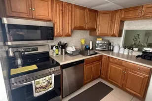 1055 Country Club Dr, Margate, FL 33063 - Photo 8