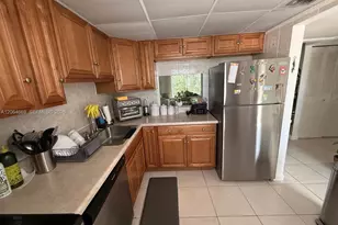 1055 Country Club Dr, Margate, FL 33063 - Photo 6