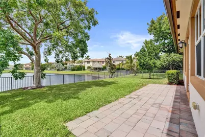 10340 Lake Vista Ct, Parkland, FL 33076 - Photo 16