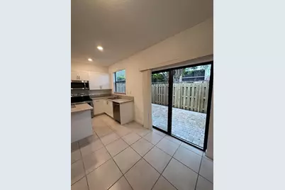 768 NE 206th Ter #768, Miami, FL 33179 - Photo 2