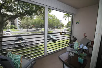 900 Colony Point Cir #216, Pembroke Pines, FL 33026 - Photo 16