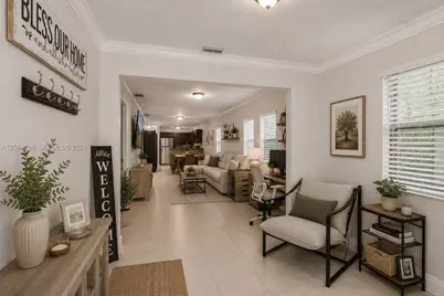 930 NE 132nd St, North Miami, FL 33161 - Photo 4