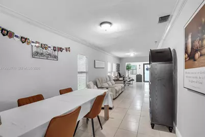 930 NE 132nd St, North Miami, FL 33161 - Photo 12