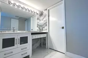 100 Bayview Dr, Sunny Isles Beach, FL 33160 - Photo 16
