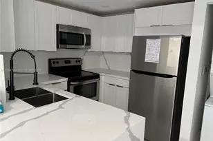 9990 NW 9th St Cir, Miami, FL 33172 - Photo 8
