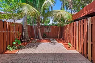 560 NW 82nd Pl, Miami, FL 33126 - Photo 8
