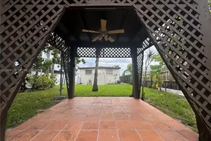 648 E 40th St, Hialeah, FL 33013 - Photo 22