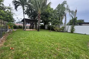 648 E 40th St, Hialeah, FL 33013 - Photo 20