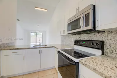 6707 NW 193rd Ln #0, Hialeah, FL 33015 - Photo 18