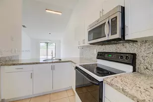 6707 NW 193rd Ln, Hialeah, FL 33015 - Photo 18