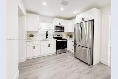 736 NW 41st St, Miami, FL 33127 - Photo 4