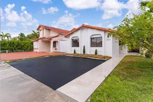 2523 W 65th St, Hialeah, FL 33016 - Photo 2