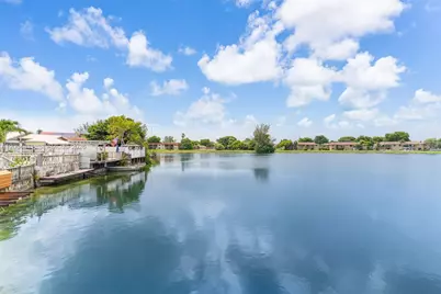 2523 W 65th St, Hialeah, FL 33016 - Photo 36