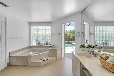 1051 Deerpath Ct, Weston, FL 33326 - Photo 14
