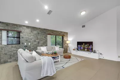 1051 Deerpath Ct, Weston, FL 33326 - Photo 22