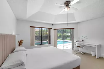 1051 Deerpath Ct, Weston, FL 33326 - Photo 18