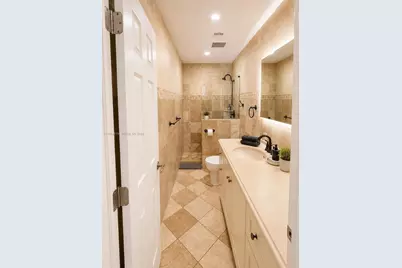 1301 NE 42nd St, Oakland Park, FL 33334 - Photo 40