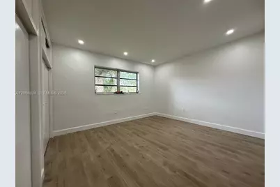 7610 SW 82nd St #J208, Miami, FL 33143 - Photo 6