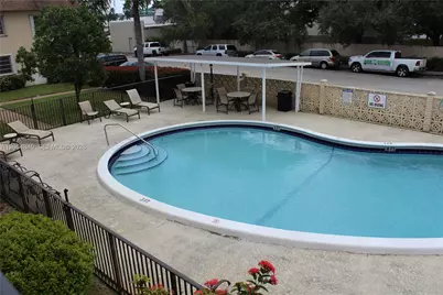 421 NE 1st St #112, Hallandale Beach, FL 33009 - Photo 18