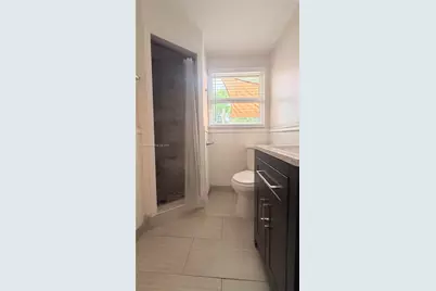 250 SW 7th St, Dania Beach, FL 33004 - Photo 20