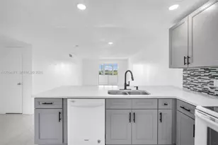 2601 NE 3rd Ct, Boynton Beach, FL 33435 - Photo 4
