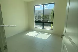 8201 NW 41st St, Doral, FL 33166 - Photo 10