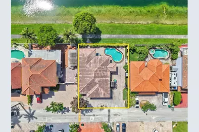 20027 NW 85th Ave, Hialeah, FL 33015 - Photo 10